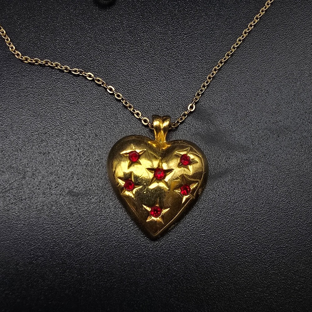 Avon Red Rhinestone Heart Pendant Necklace Gold Tone Vintage Costume Jewelry